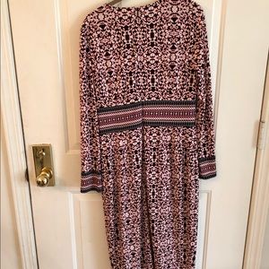 Maggie London beautiful dress.